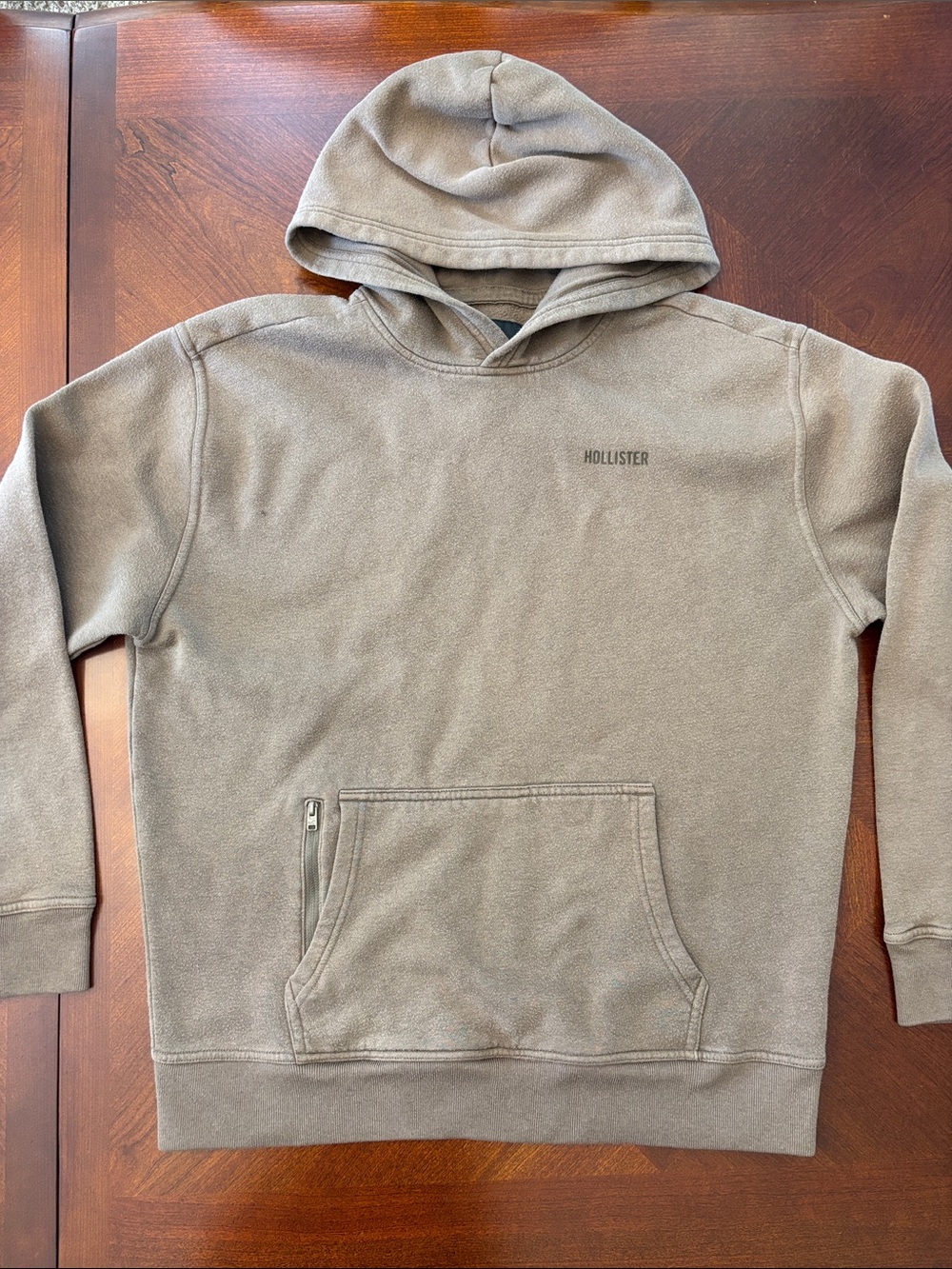 Hollister Men's Olive Crewneck Hoodie